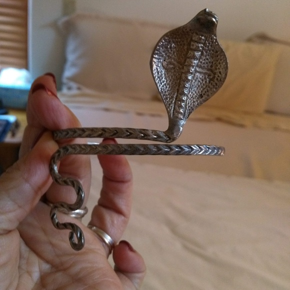 Exotic Boho Silver Snake Upper Arm Bracelet - Picture 6 of 6